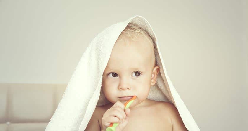 Nettoyer les dents de votre bébé