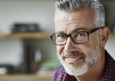 Verres, montures, style : nos conseils pour des lunettes homme pas chères