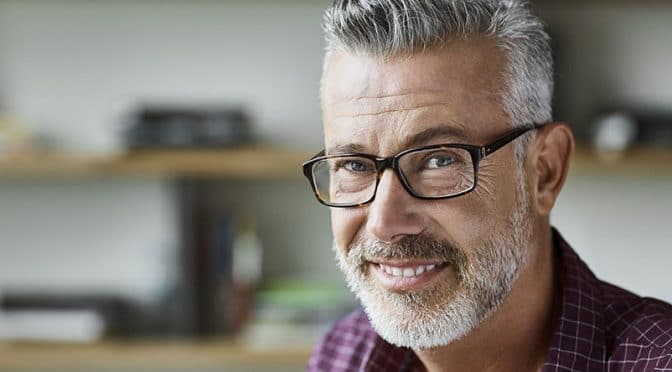 Verres, montures, style : nos conseils pour des lunettes homme pas chères